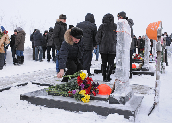 В Воркуте почтили память горняков, погибших при взрыве на шахте «Воркутинская»